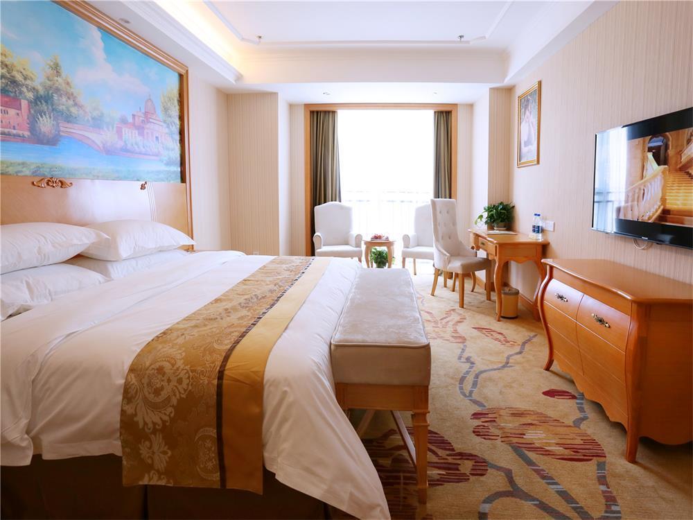 Vienna International Hotel Yantai Changjiang Road Xingyi Square Branch Ngoại thất bức ảnh