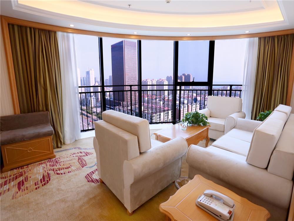 Vienna International Hotel Yantai Changjiang Road Xingyi Square Branch Ngoại thất bức ảnh